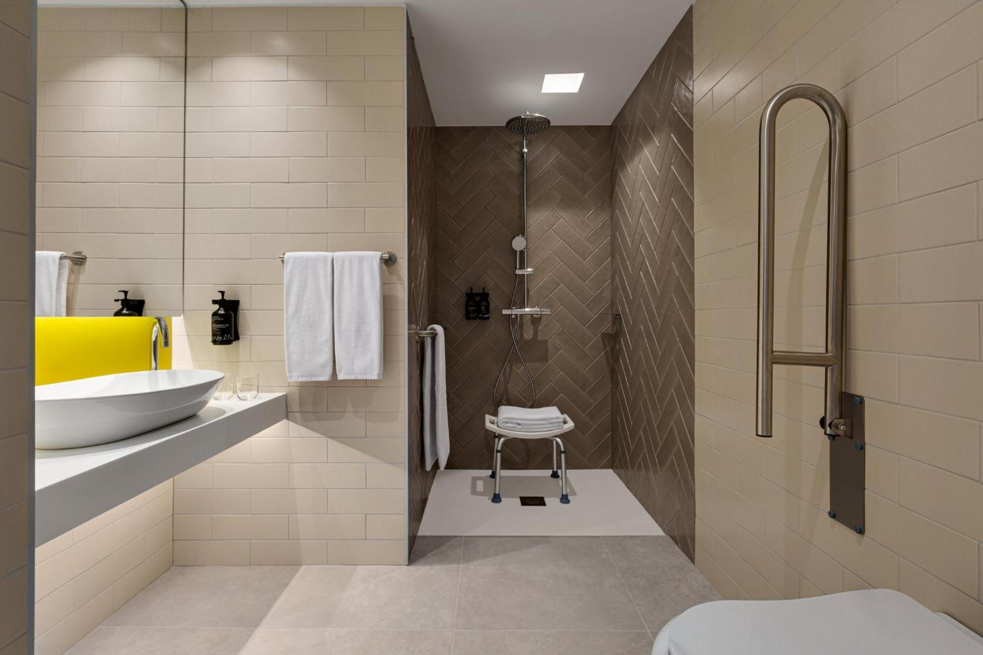 Holiday Inn Express Evora By Ihg Exterior photo