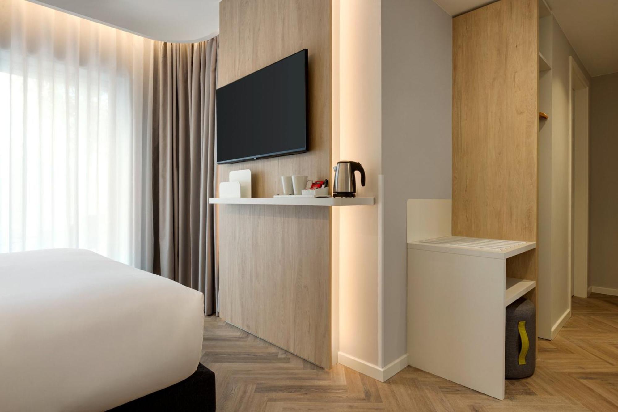 Holiday Inn Express Evora By Ihg Exterior photo